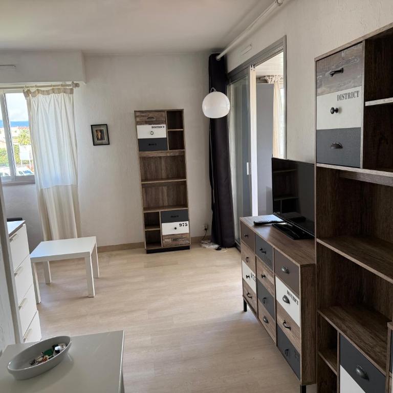 Dernier étage vue mer avec parking et piscine - Appartement 1 Chambre - 7