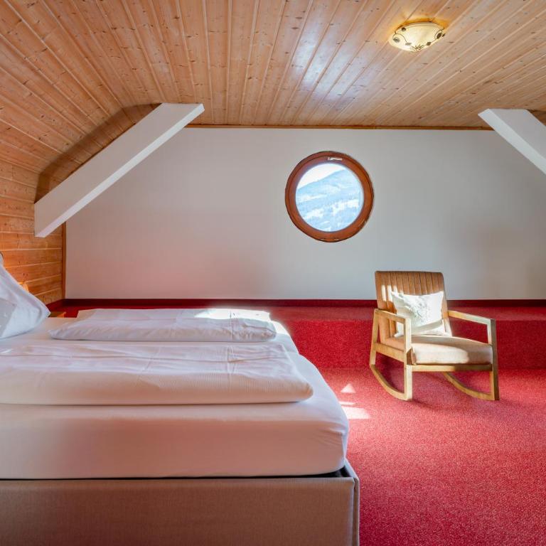 Hotel-Gasthof Post - Grossglockner Alpenstrasse FREE ENTRY ! - Classic Vierbettzimmer - 2