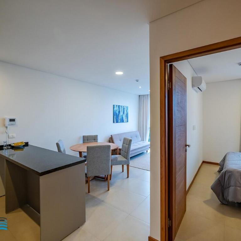 504 Emerald Boutique building just steps away from Shopping del Sol - One-Bedroom Apartment - 6