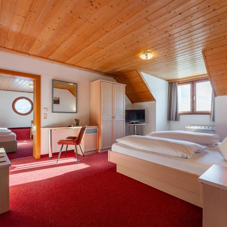 Hotel-Gasthof Post - Grossglockner Alpenstrasse FREE ENTRY ! - Classic Vierbettzimmer - 4