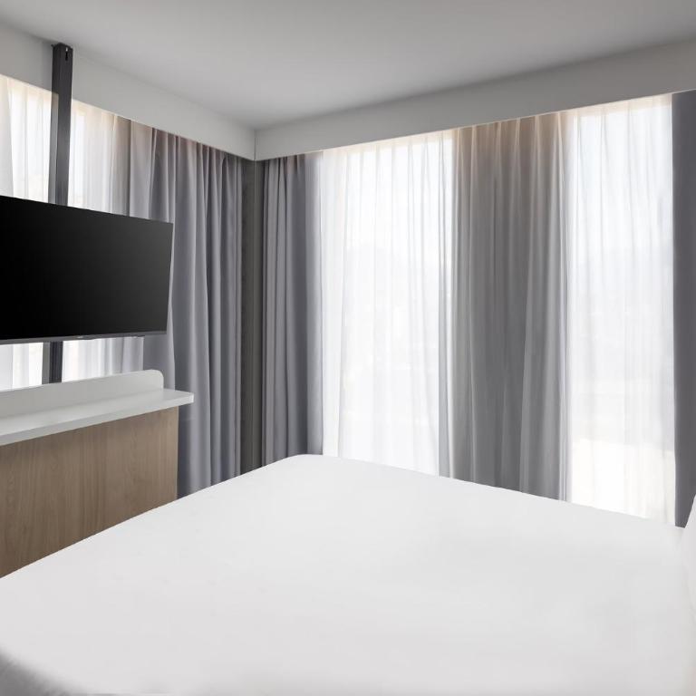 Holiday Inn Express & Suites Sion by IHG - Junior Suite mit Queensize-Bett und Einzelschlafsofa - 17