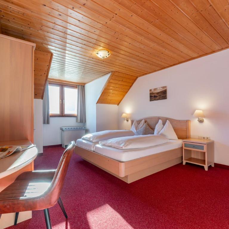 Hotel-Gasthof Post - Grossglockner Alpenstrasse FREE ENTRY ! - Classic Vierbettzimmer - 6