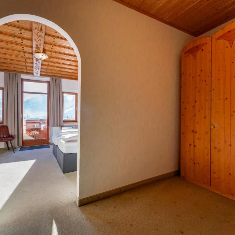 Hotel-Gasthof Post - Grossglockner Alpenstrasse FREE ENTRY ! - Classic Vierbettzimmer - 19