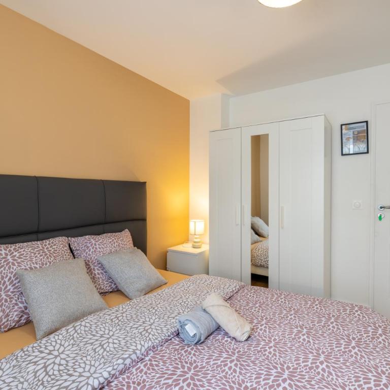 Meublé 4 Chambres proche du centre - Appartement - 8