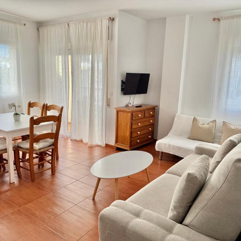 Apartamentos Latin - Apartamento de 2 dormitorios con vistas a la piscina - 5