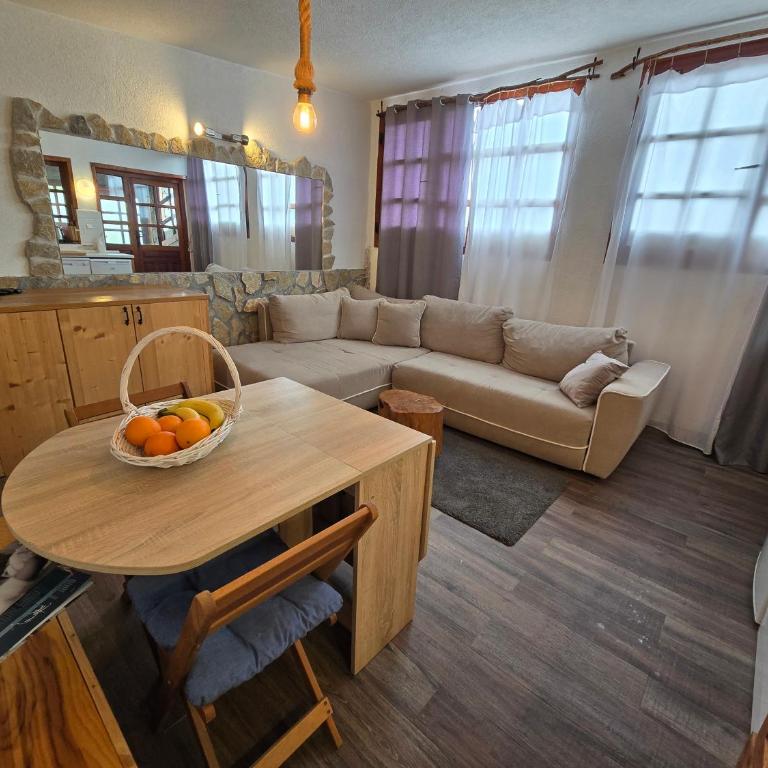 Jasmine Apartment - One-Bedroom Apartment - 4