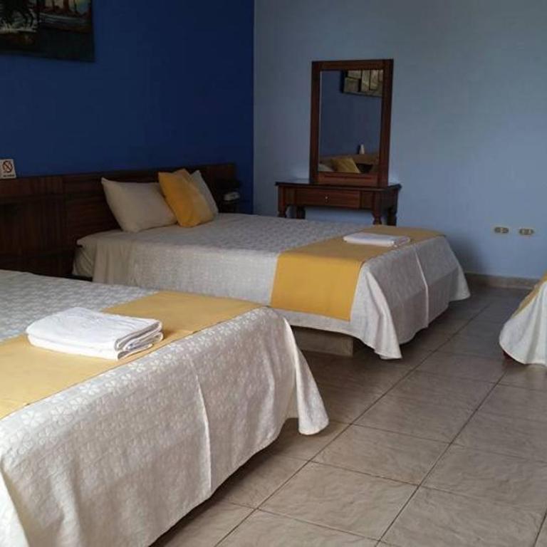 Aparthotel Bernabeth - Quadruple Room - 1