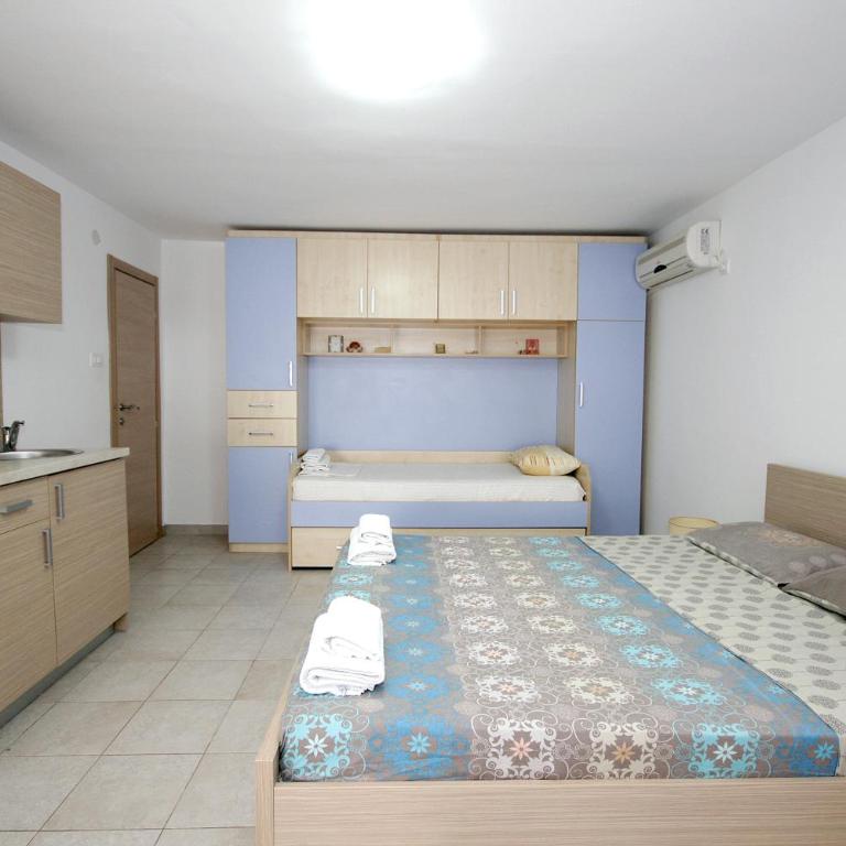 Apartments Pavlovic - Studio Apartment - 15