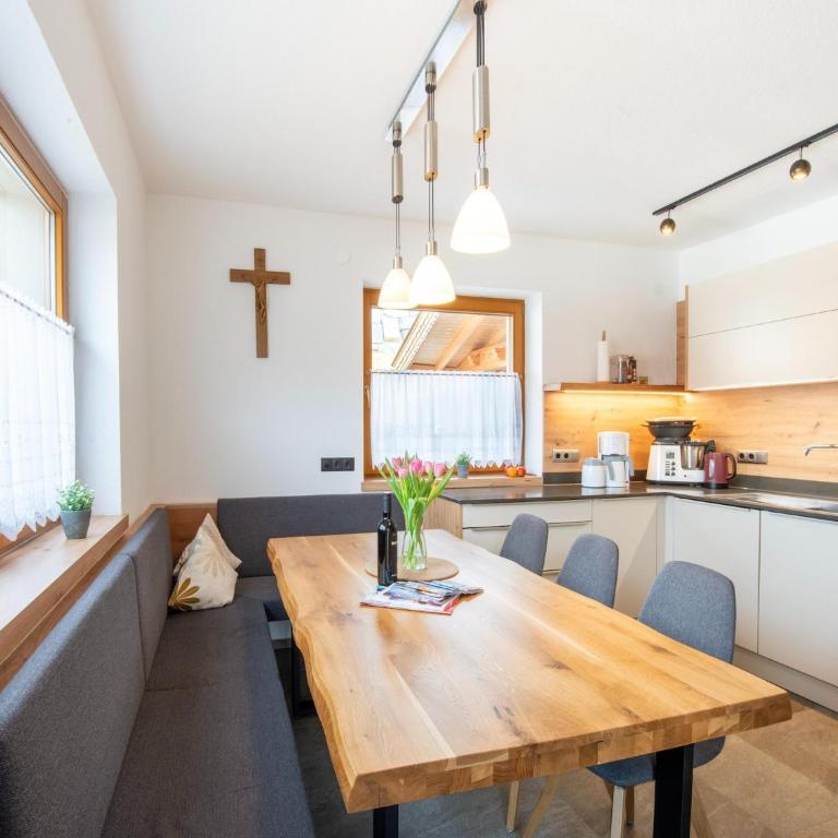 Chalet in Zell am Ziller near Ski Lift - Superior Chalet - 12