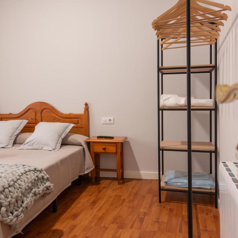Pensión Casa Castelao 31 O Grove - Standard Double Room with Shared Bathroom - 7