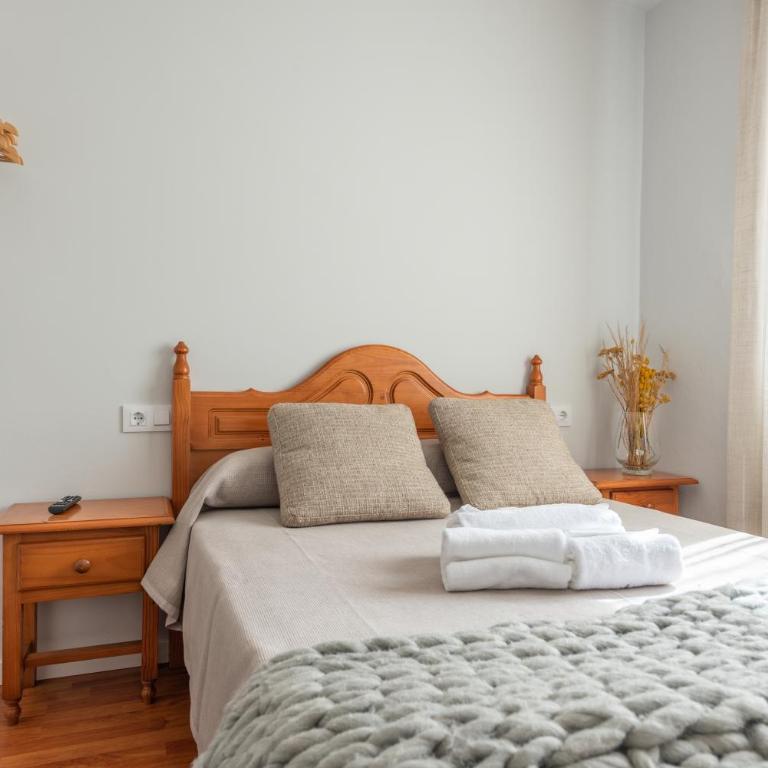 Pensión Casa Castelao 31 O Grove - Standard Double Room with Shared Bathroom - 3