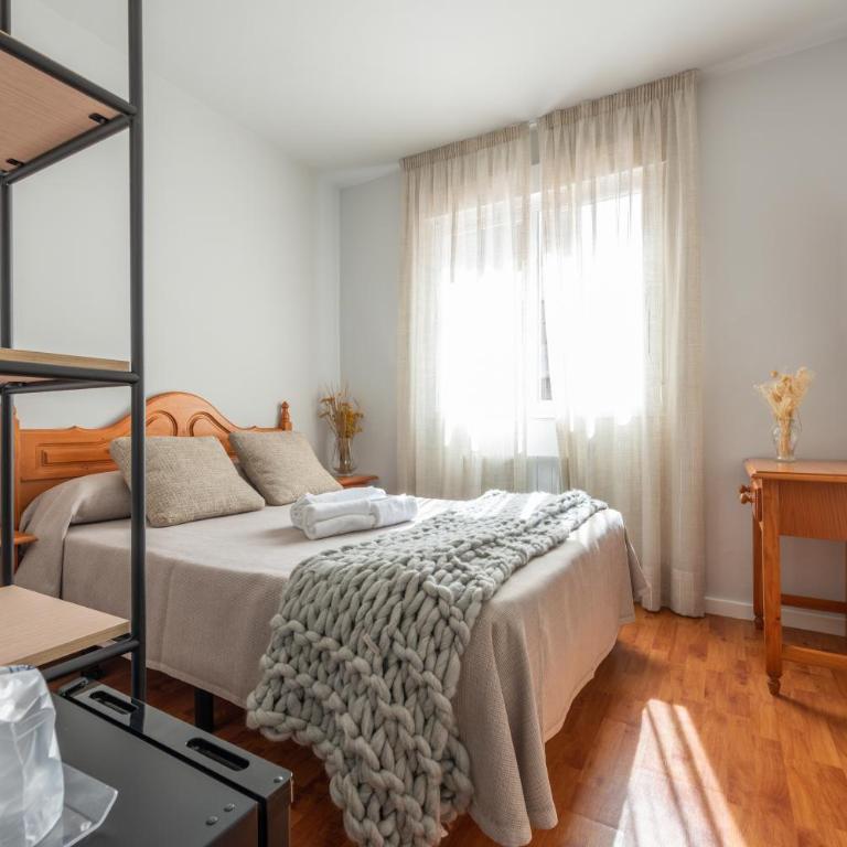 Pensión Casa Castelao 31 O Grove - Standard Double Room with Shared Bathroom - 2