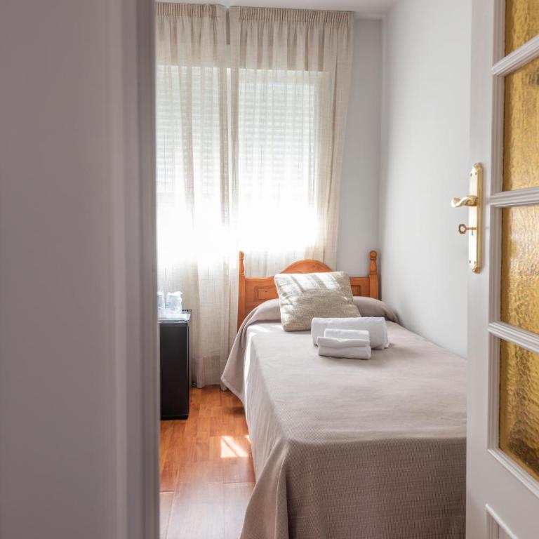 Pensión Casa Castelao 31 O Grove - Single Room with Shared Bathroom - 2