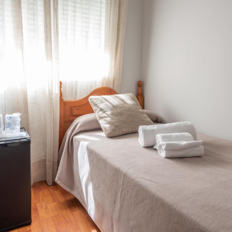 Pensión Casa Castelao 31 O Grove - Single Room with Shared Bathroom - 1