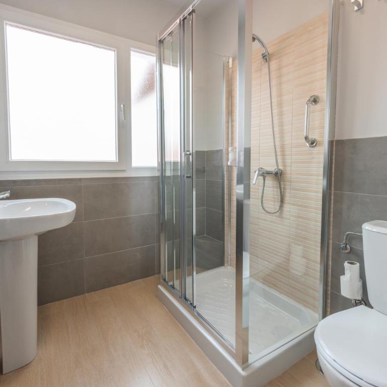 Pensión Casa Castelao 31 O Grove - Standard Double Room with Shared Bathroom - 10