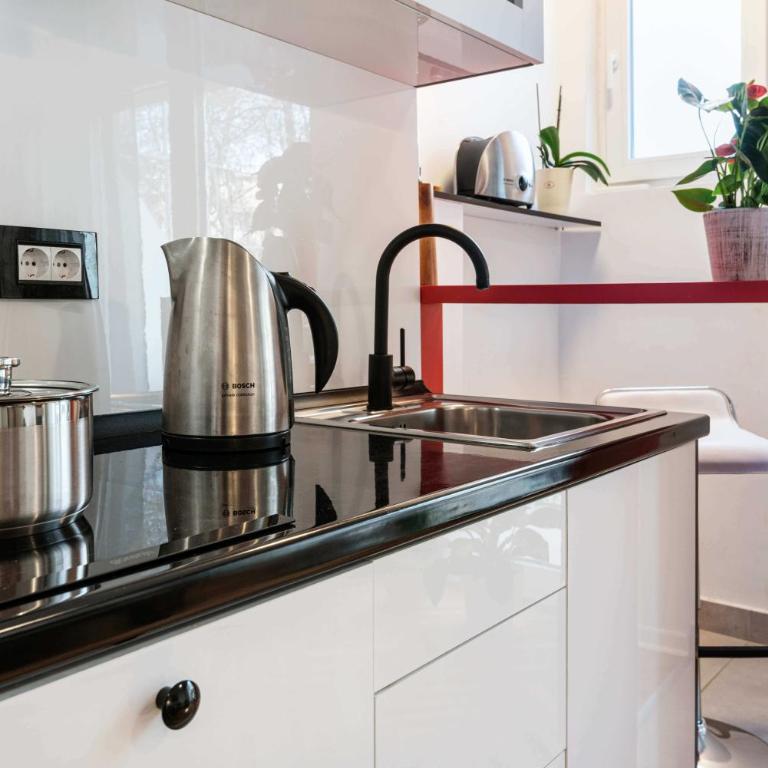 Two Bedroom Apartment With the Free Parking - Apartman sa 2 Spavaće Sobe - 16