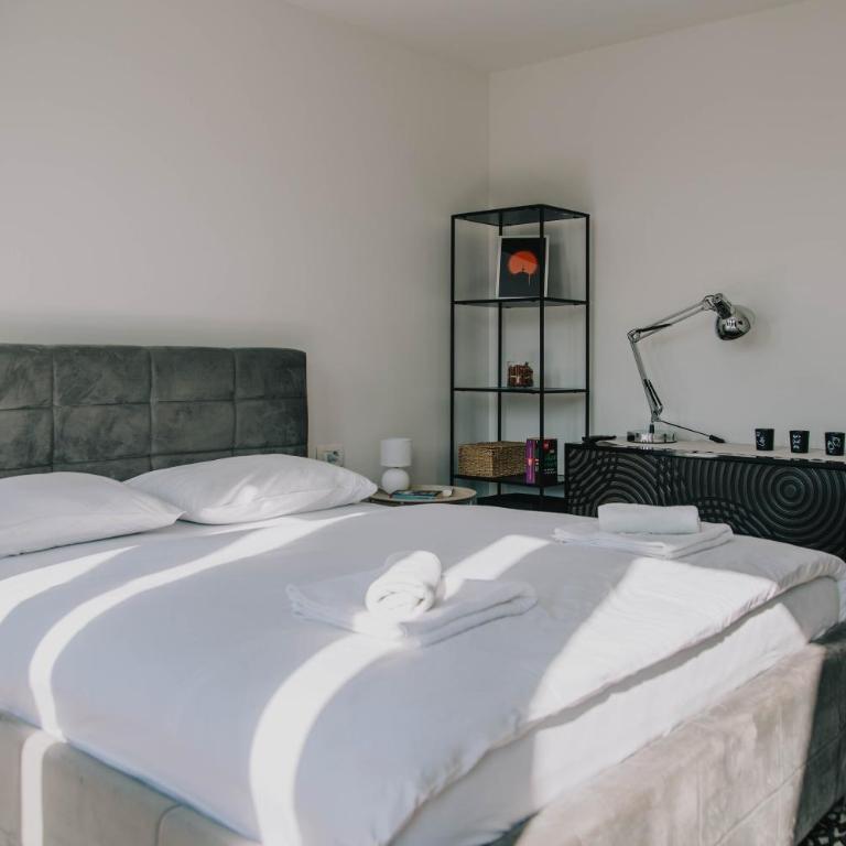 Engadin Newly designed 1BDR - Apartman - 8