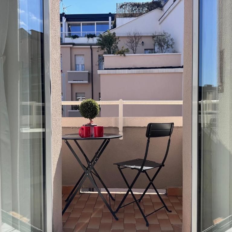 Bright Apartment with balcony in Corso XXII Marzo - Appartamento con 1 Camera da Letto e Balcone - 3