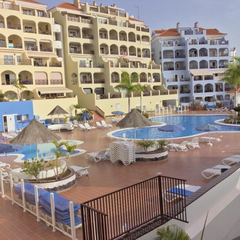 Large modern apartment with terrace & heated pool - Apartamento de 1 dormitorio - 3