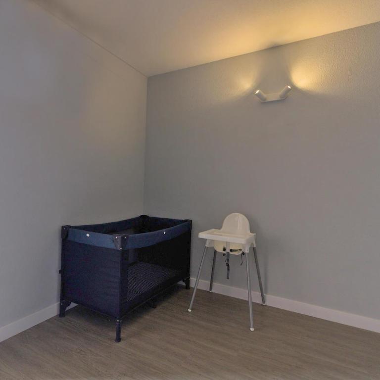 Large modern apartment with terrace & heated pool - Apartamento de 1 dormitorio - 10
