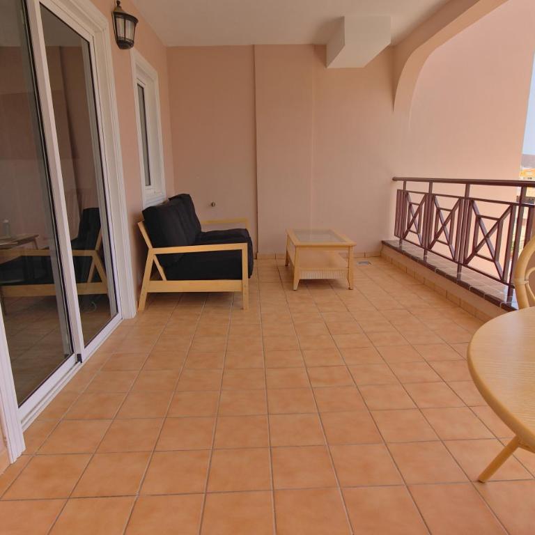 Large modern apartment with terrace & heated pool - Apartamento de 1 dormitorio - 9