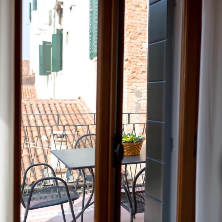 Cà Manzoni Apartment with Terrace - Apartment - 19