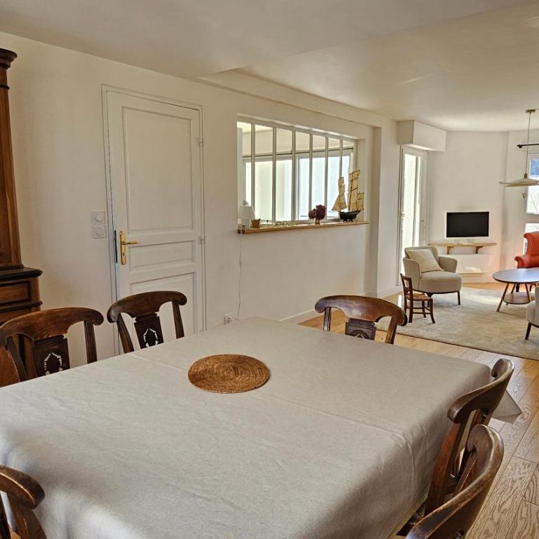 Les Remparts - 250 m from port - WiFi - Parking - Calme - Two-Bedroom Apartment - 10