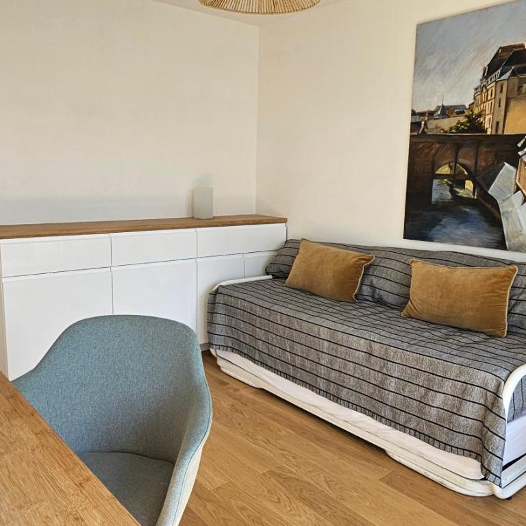 Les Remparts - 250 m from port - WiFi - Parking - Calme - Two-Bedroom Apartment - 16