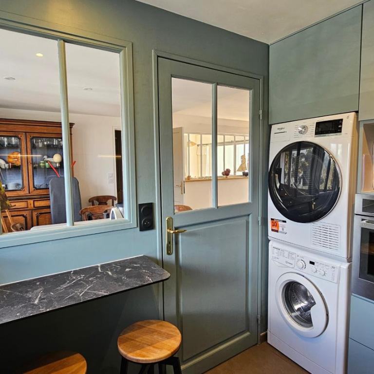 Les Remparts - 250 m from port - WiFi - Parking - Calme - Two-Bedroom Apartment - 25
