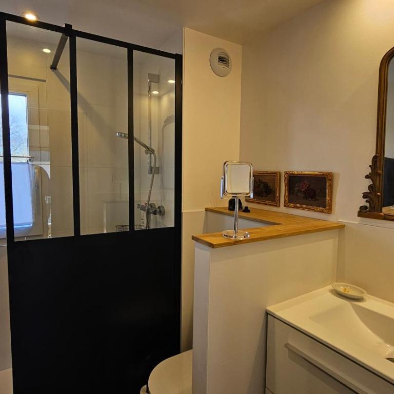 Les Remparts - 250 m from port - WiFi - Parking - Calme - Two-Bedroom Apartment - 31