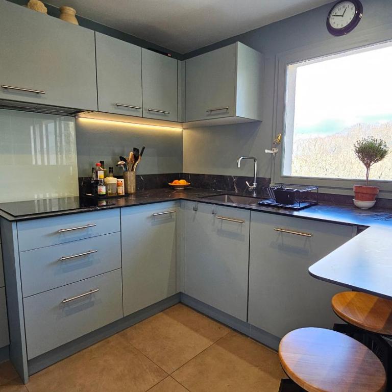 Les Remparts - 250 m from port - WiFi - Parking - Calme - Two-Bedroom Apartment - 34