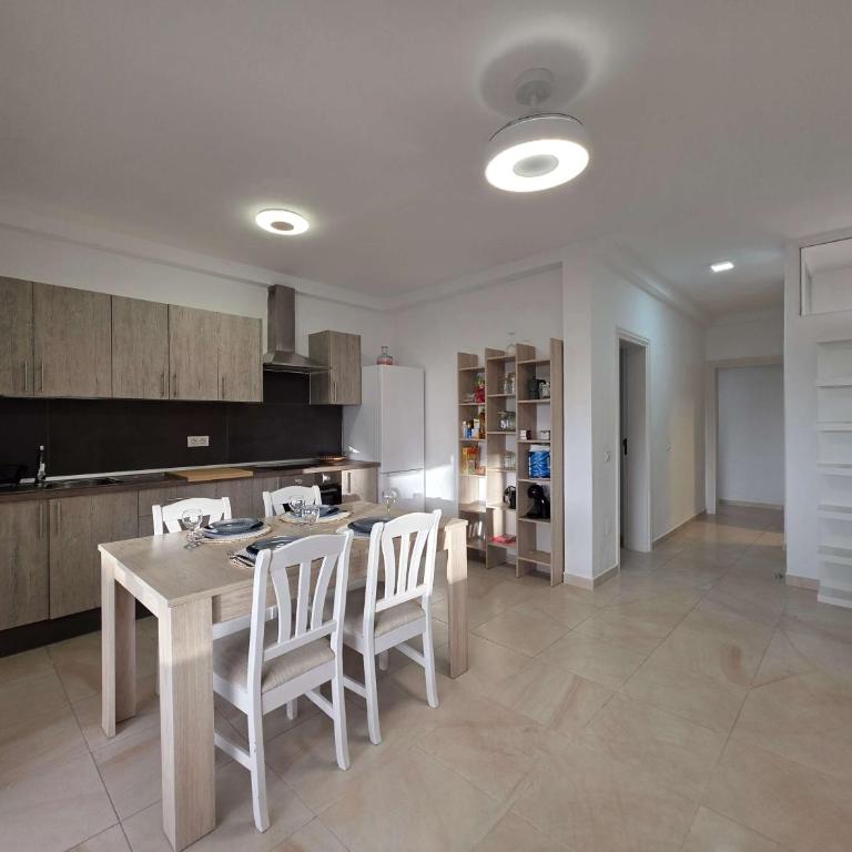 As de Casas - Apartamento en Urbanización Villas Playa - Apartamento de 3 dormitorios - 12