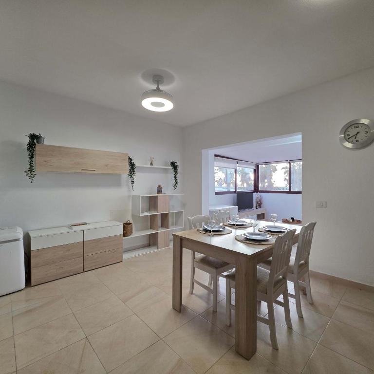 As de Casas - Apartamento en Urbanización Villas Playa - Apartamento de 3 dormitorios - 25