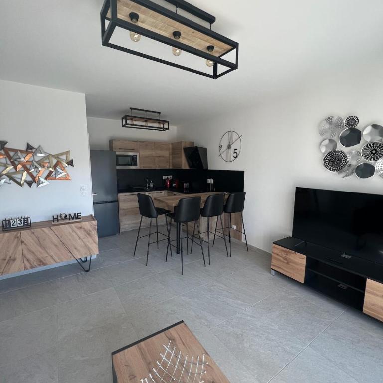 T2 neuf tout équipé ! Climatisation, wifi, parking privatif - Appartamento con 1 Camera da Letto - 6