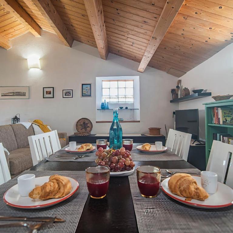 Una Mansarda Nell'isola - Happy Rentals - Monolocale con Balcone - 15
