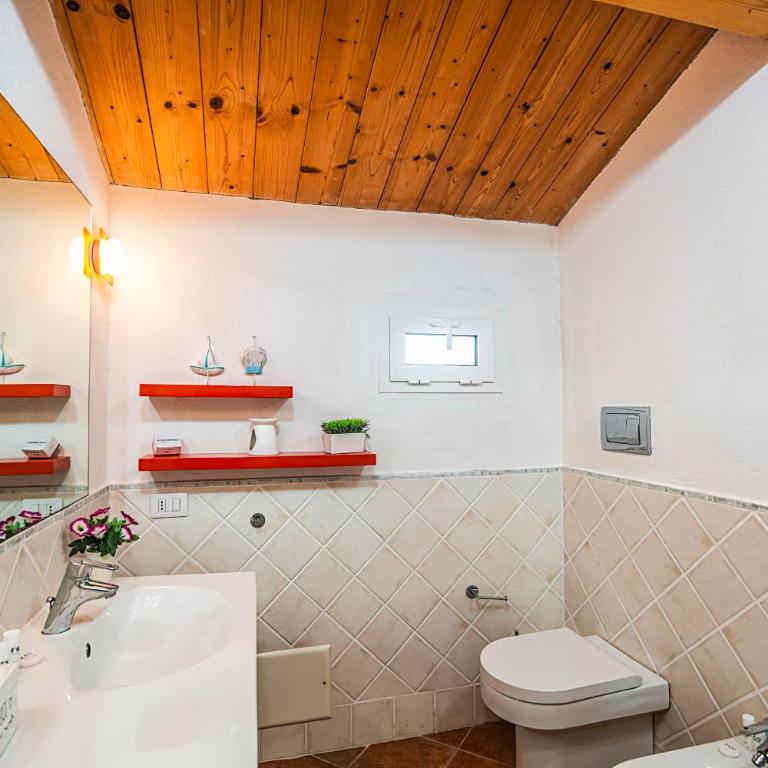 Una Mansarda Nell'isola - Happy Rentals - Monolocale con Balcone - 19