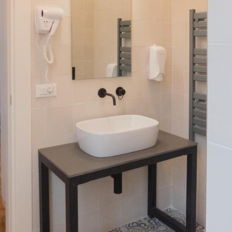 Casali Hostel - Dormitorio Misto con 4 Letti e Bagno Privato - 11