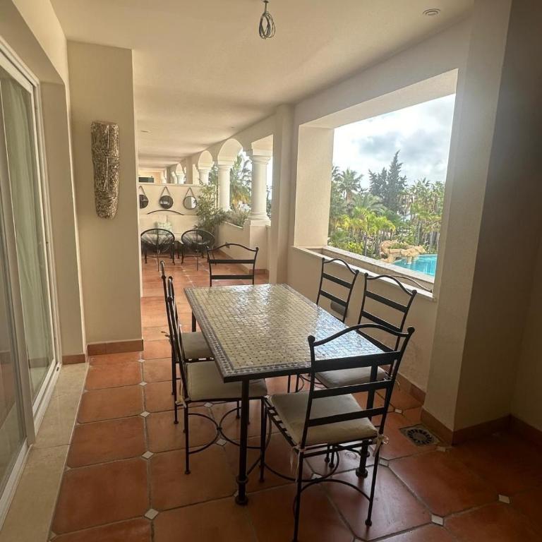 Apartamentos Guadalpin Boutique - Apartamento de 2 dormitorios con vistas a la piscina - 6