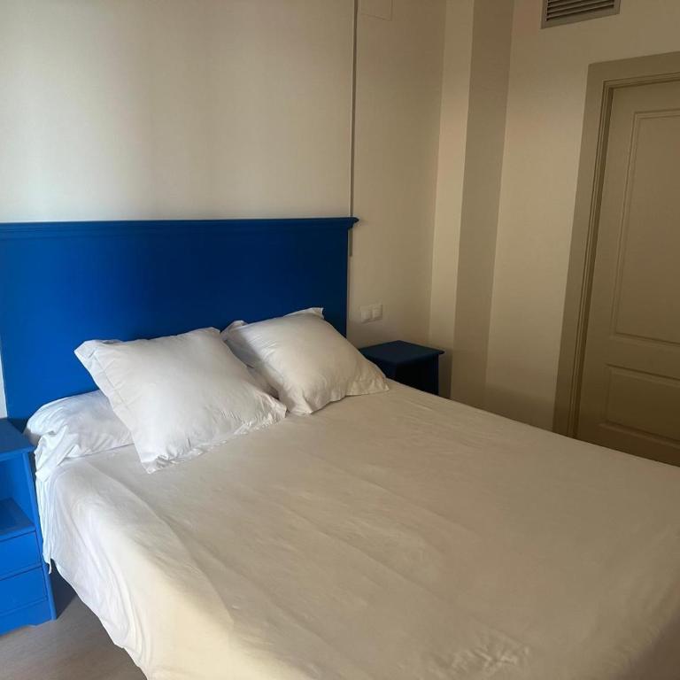 Apartamentos Guadalpin Boutique - Apartamento de 2 dormitorios con vistas a la piscina - 2
