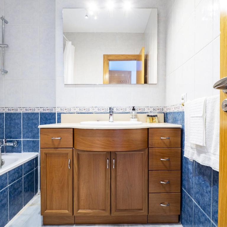 Cubo's Cabopino Beach Marbella Apartment - Apartamento - 25