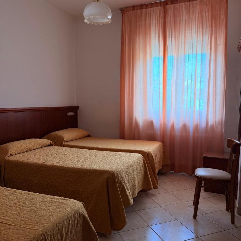 Grifone Hotel - Camera Tripla - 4