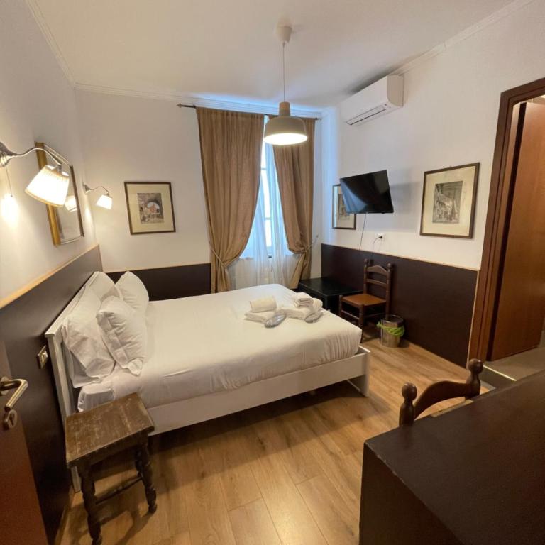 Gold House - Camera Matrimoniale con Bagno Privato - 1