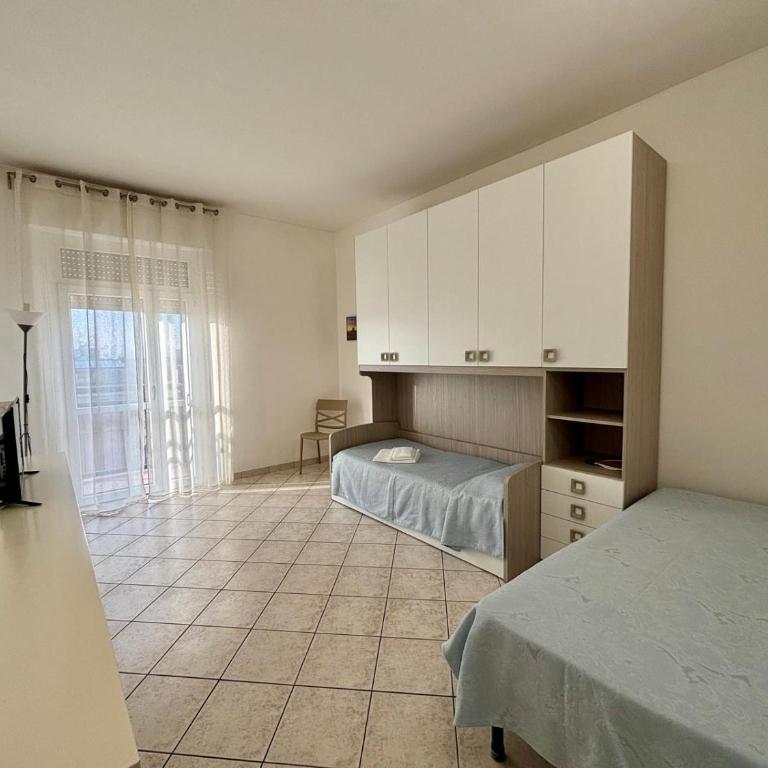 Amati Policlinic Monza - Appartamento con 2 Camere da Letto - 2