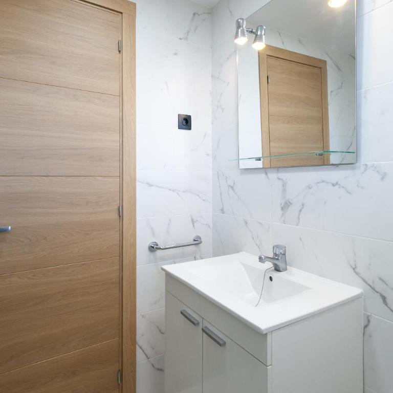 UHC Salou Pacific Apartments - Apartamento 1 dormitorio con vistas al mar y terraza - 10
