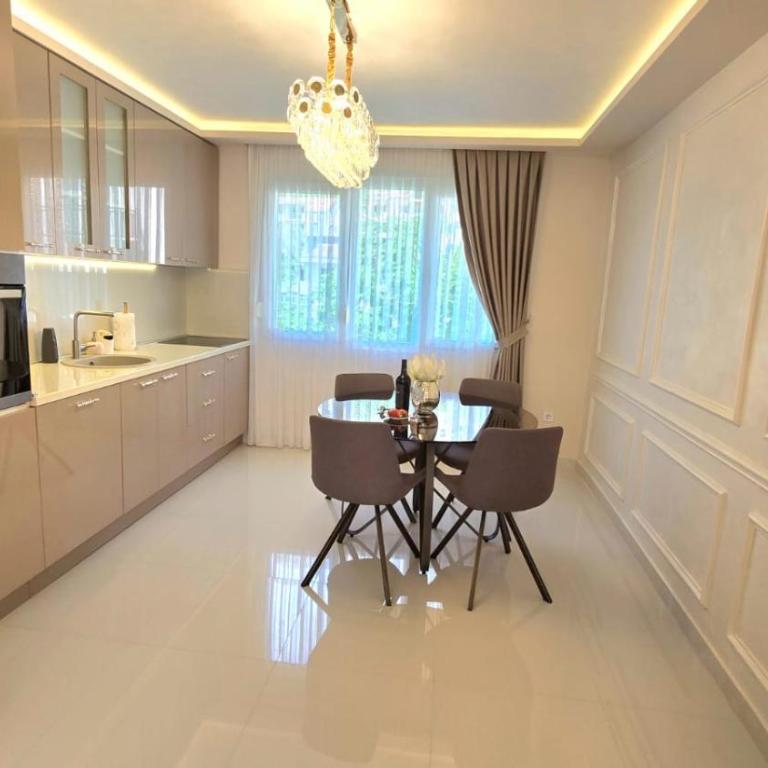 Luxury Suite - One-Bedroom Apartment - 6