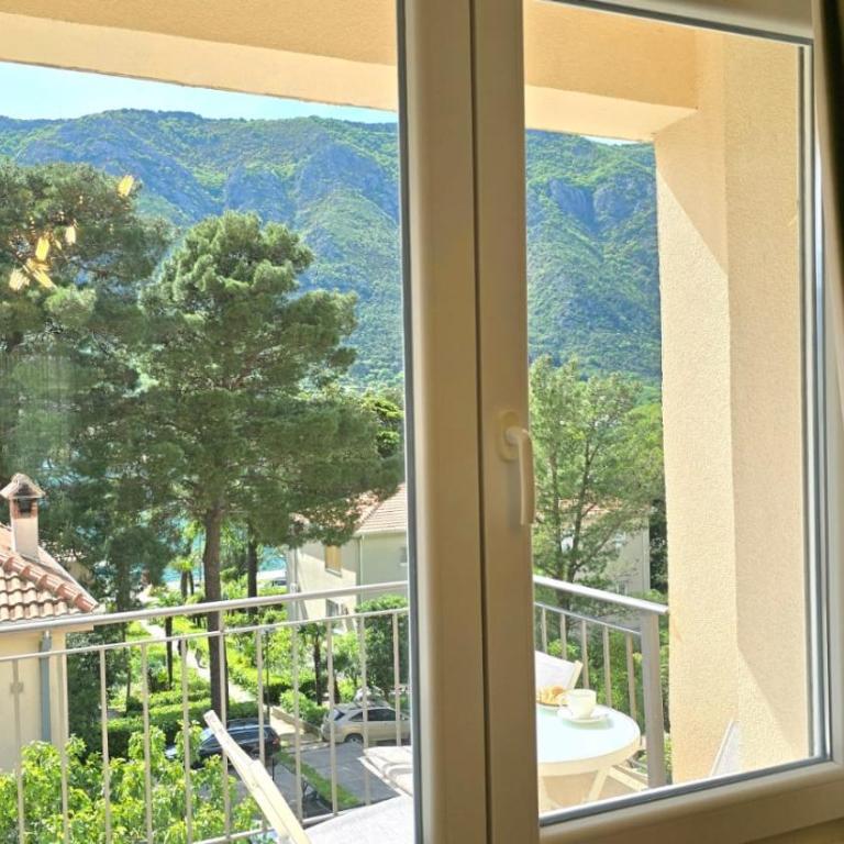Luxury Suite - One-Bedroom Apartment - 16