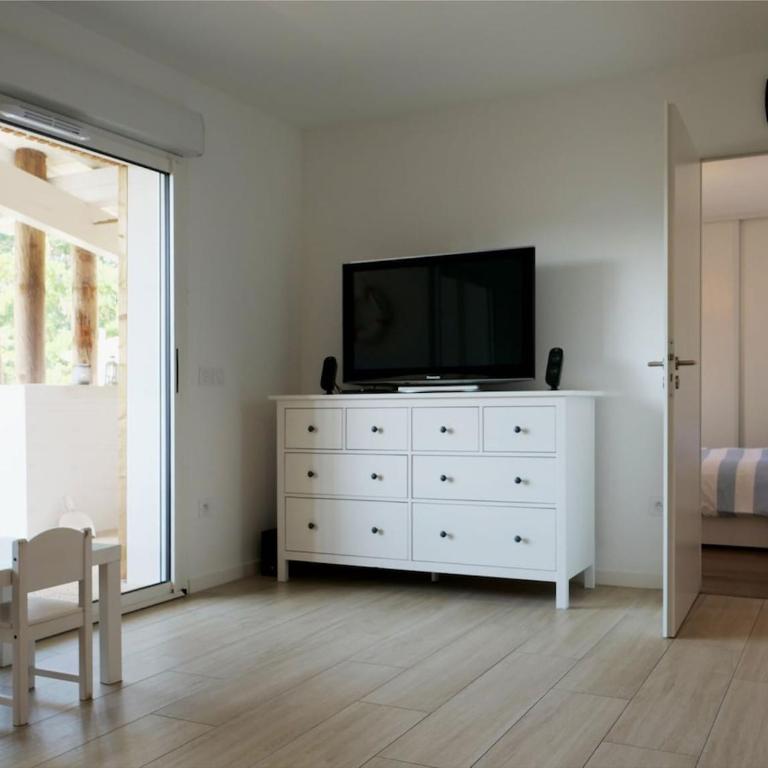 Appartement neuf T2 50m2 calme et spacieux près de la plage et golf avec grand balcon privé - One-Bedroom Apartment - 6