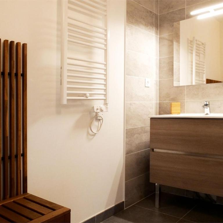 Appartement neuf T2 50m2 calme et spacieux près de la plage et golf avec grand balcon privé - One-Bedroom Apartment - 11