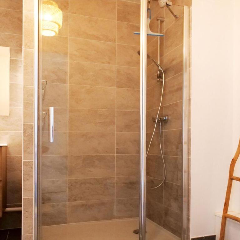 Appartement neuf T2 50m2 calme et spacieux près de la plage et golf avec grand balcon privé - One-Bedroom Apartment - 12
