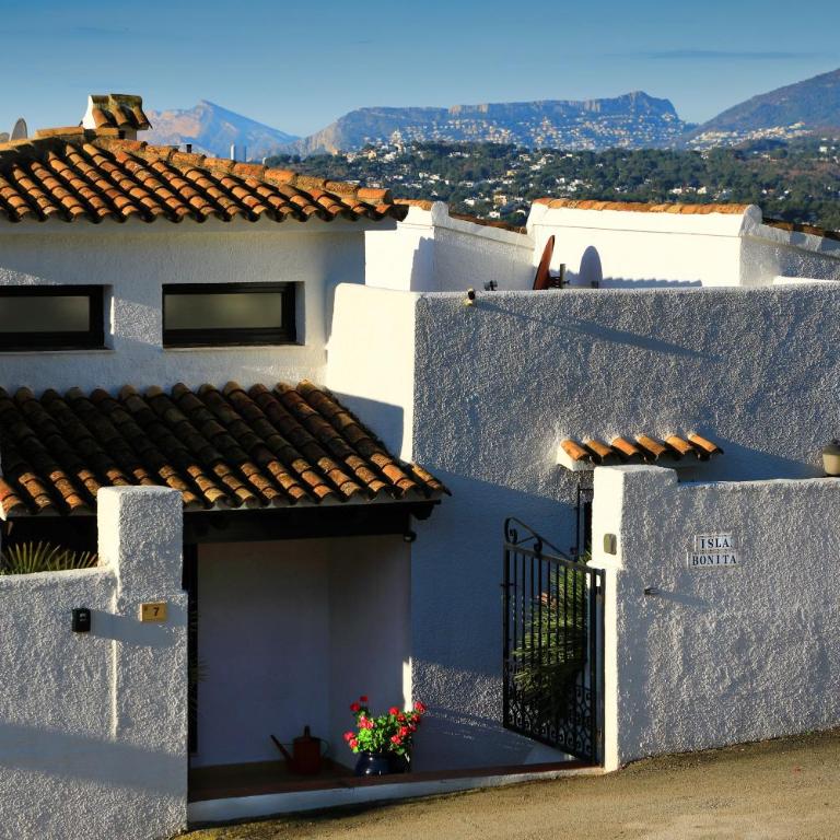 Isla Bonita Rental Home Moraira - Two-Bedroom Apartment with Balcony and Sea View - 8